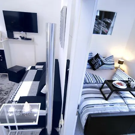 Lea Apartment - Free Parking In Front For 2 Cars Zagreb Exterior photo