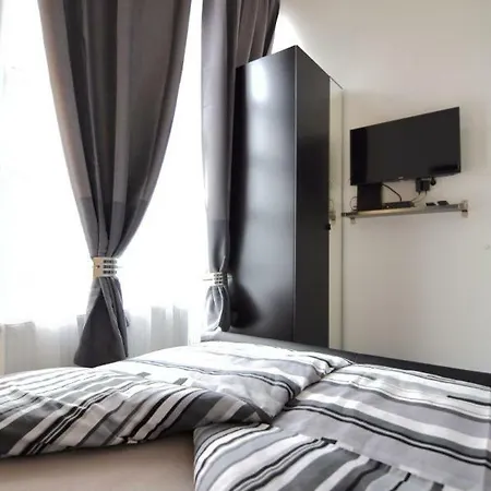 Lea Apartment - Free Parking In Front For 2 Cars Zagreb Exterior photo